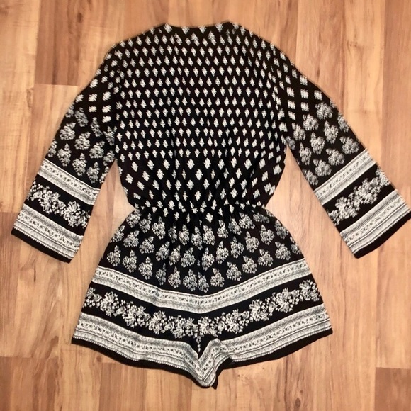 Boho Chic Patterned Romper - Picture 3 of 5